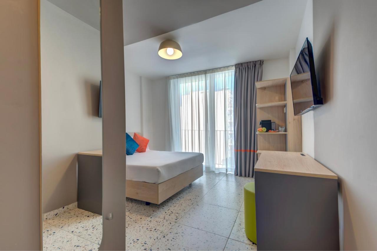 Quadro Hotel, Trademark Collection By Wyndham Saint Julian's Exterior photo