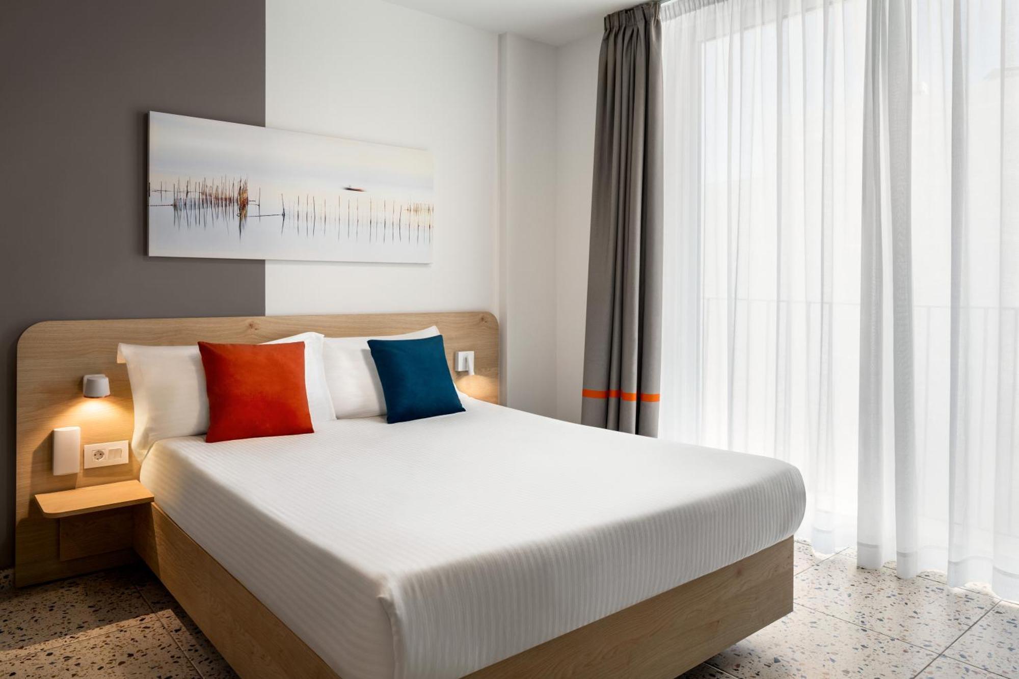 Quadro Hotel, Trademark Collection By Wyndham Saint Julian's Exterior photo