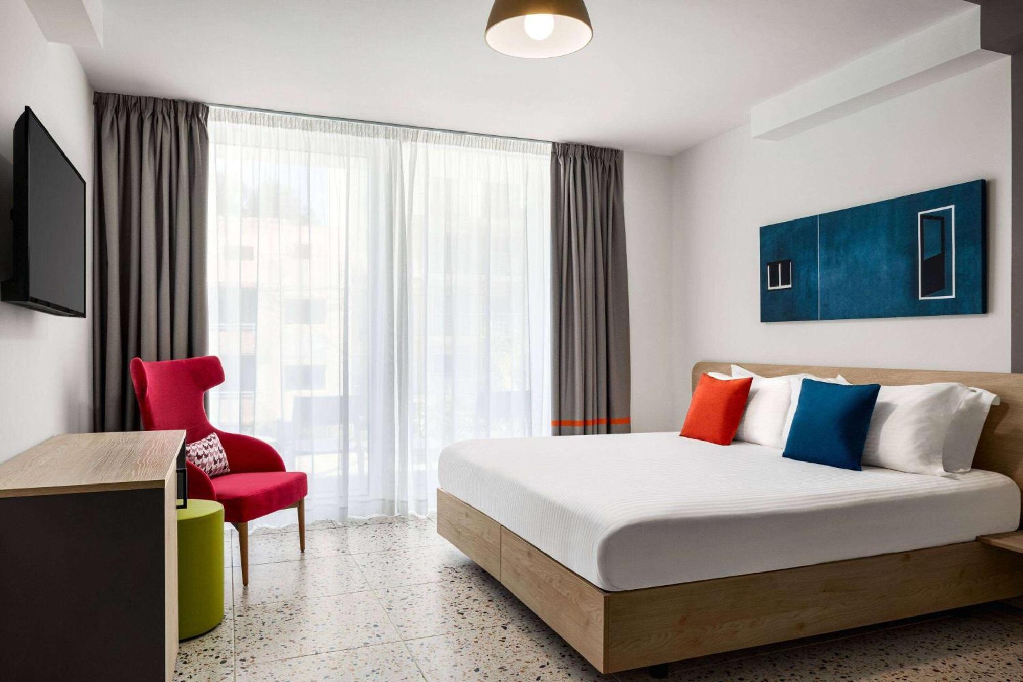 Quadro Hotel, Trademark Collection By Wyndham Saint Julian's Exterior photo
